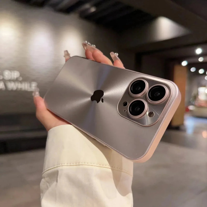 Case Platinum com Proteção nas Câmeras - Dourado / iPhone 15